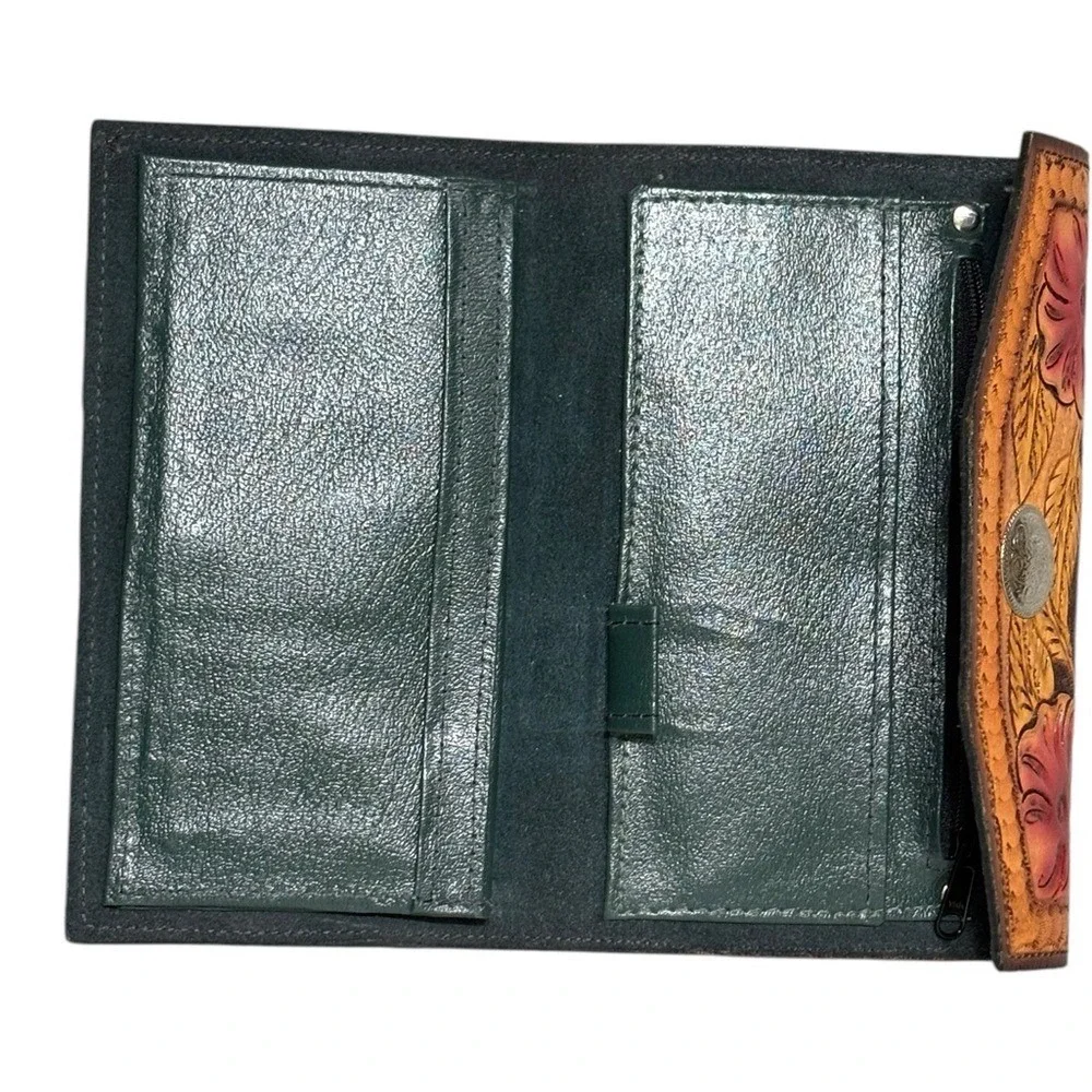 Floral Embossed Leather Wallet‎